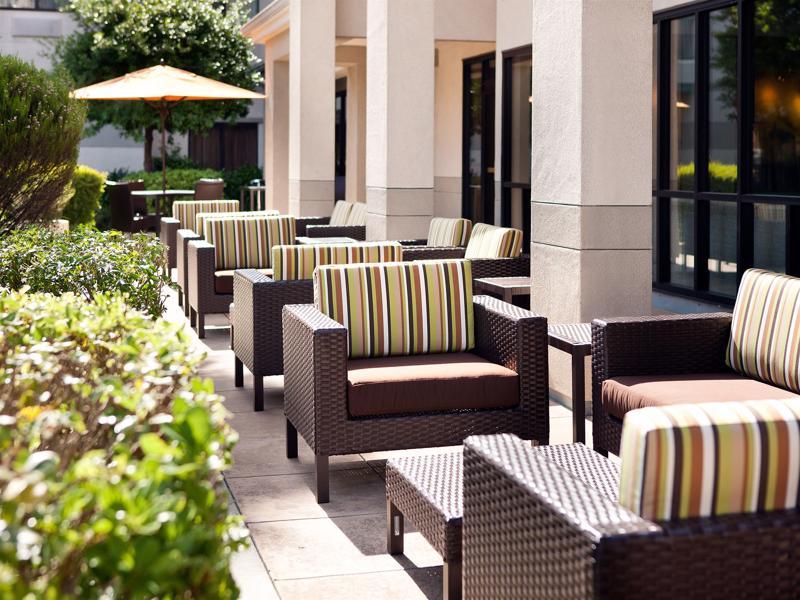 Courtyard By Marriott Oakland Airport Hotel Exterior photo
